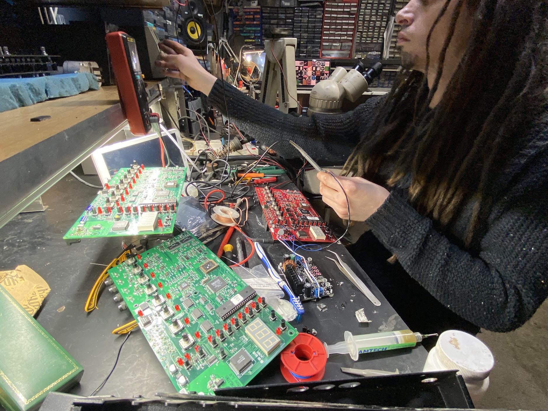 Dave Smith Evolver repair in progress at the Logarhythm workshop